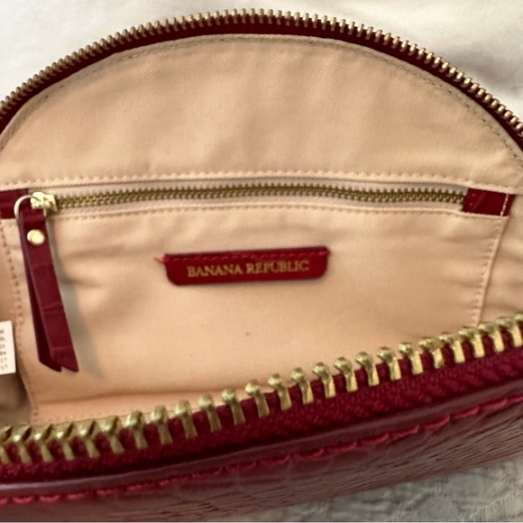 Banana Republic Half Moon Dahlia Clutch w/ Battery Charger. Red. NWOT - Picture 3 of 11